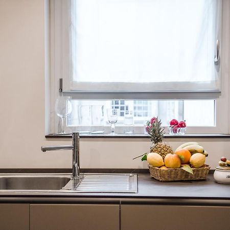 Casa 3 Santi, Your Contemporary Home In Рим Экстерьер фото