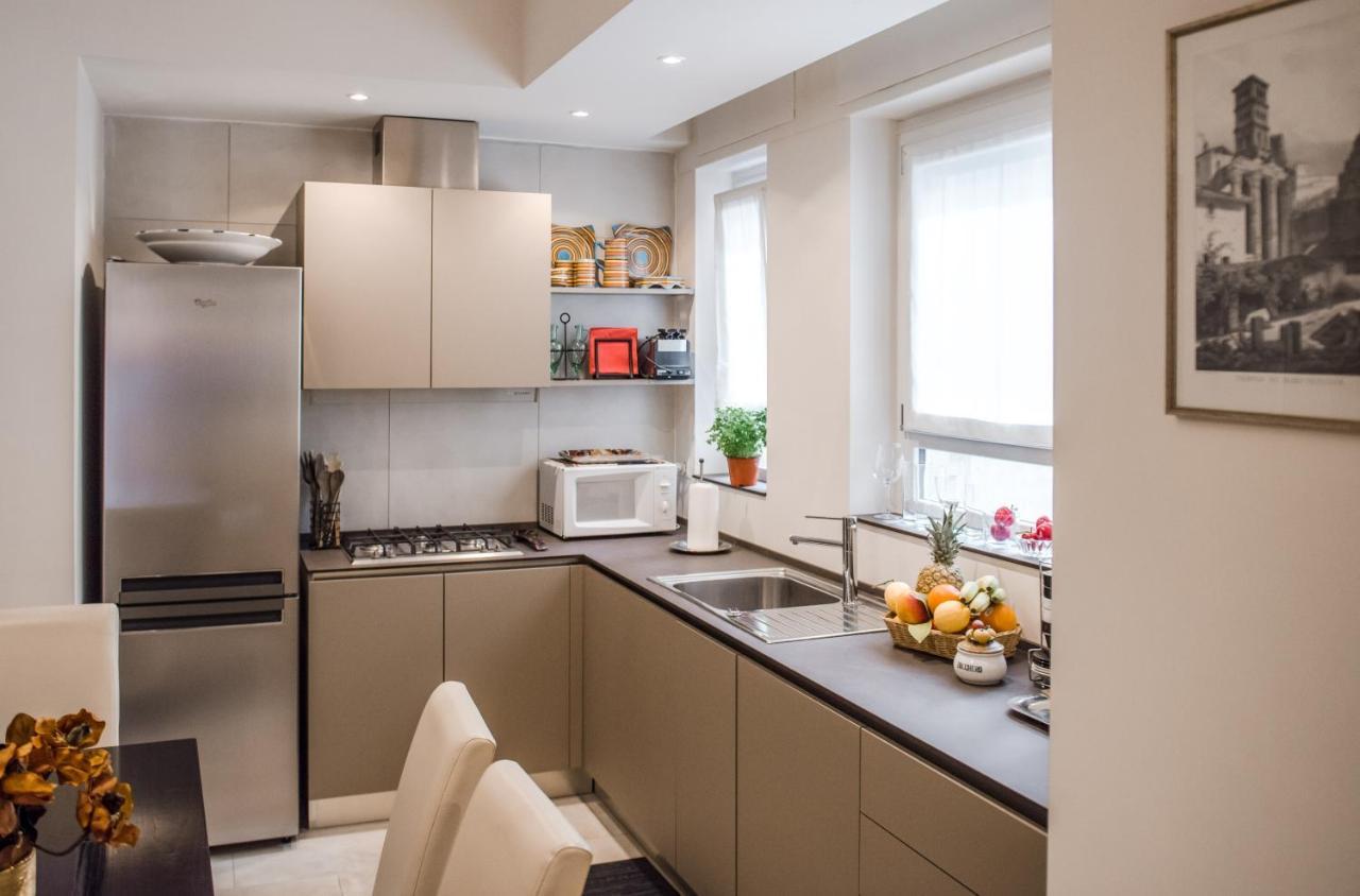 Casa 3 Santi, Your Contemporary Home In Рим Экстерьер фото