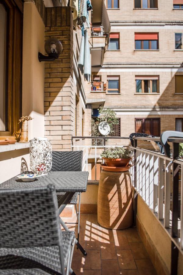 Casa 3 Santi, Your Contemporary Home In Рим Экстерьер фото