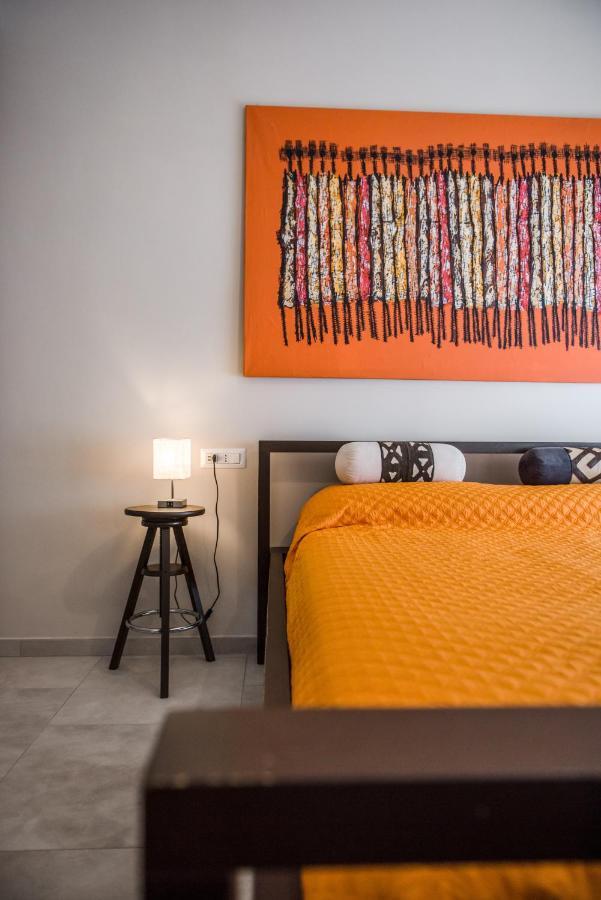 Casa 3 Santi, Your Contemporary Home In Рим Экстерьер фото