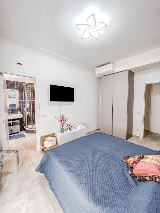 Casa 3 Santi, Your Contemporary Home In Рим Экстерьер фото