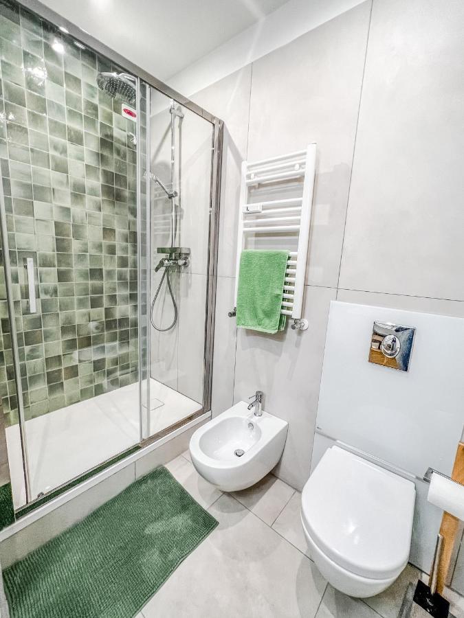 Casa 3 Santi, Your Contemporary Home In Рим Экстерьер фото